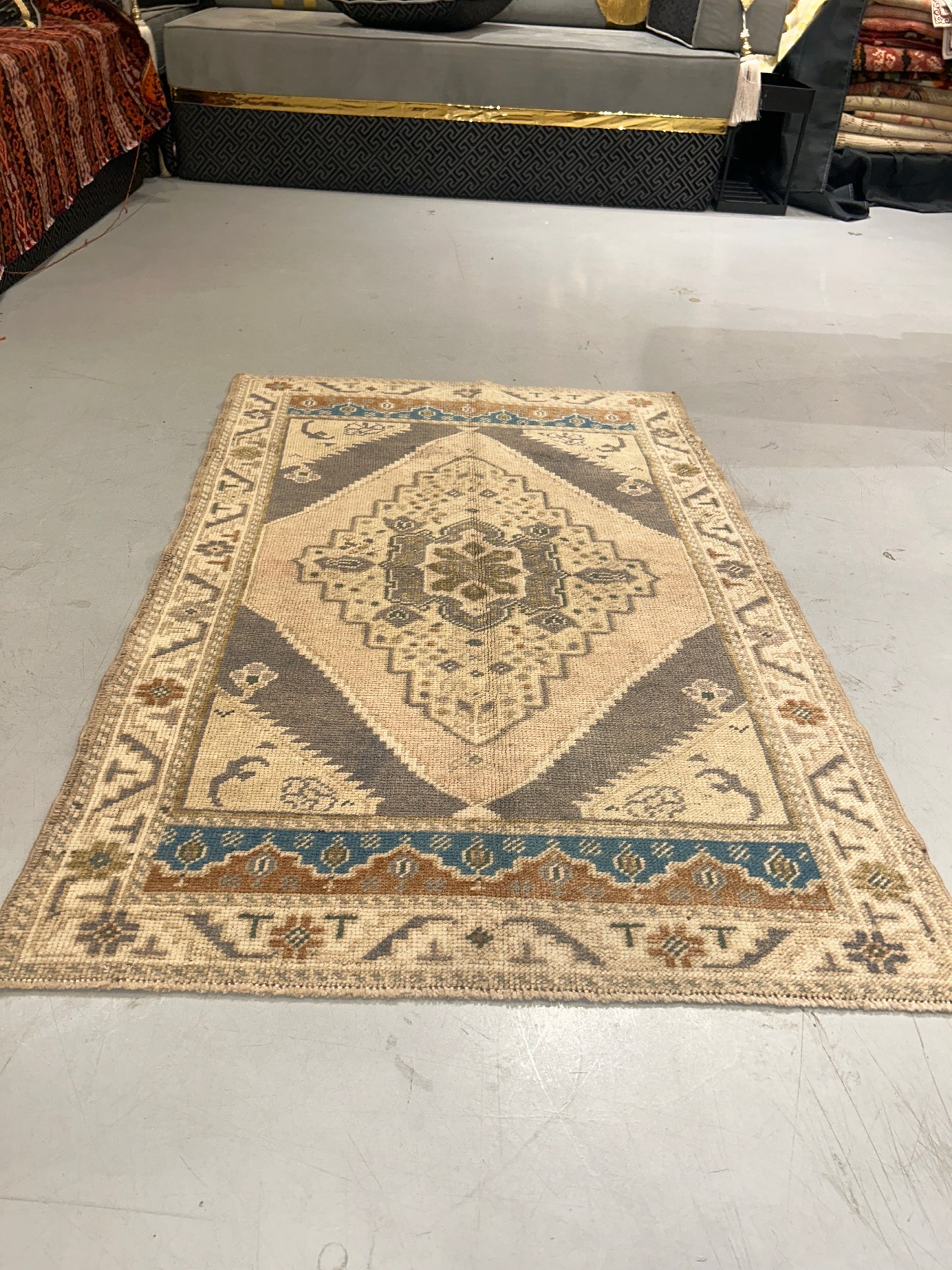 no 20 - Carpet and Rug-2.7x4 (Turkish Taspinar)