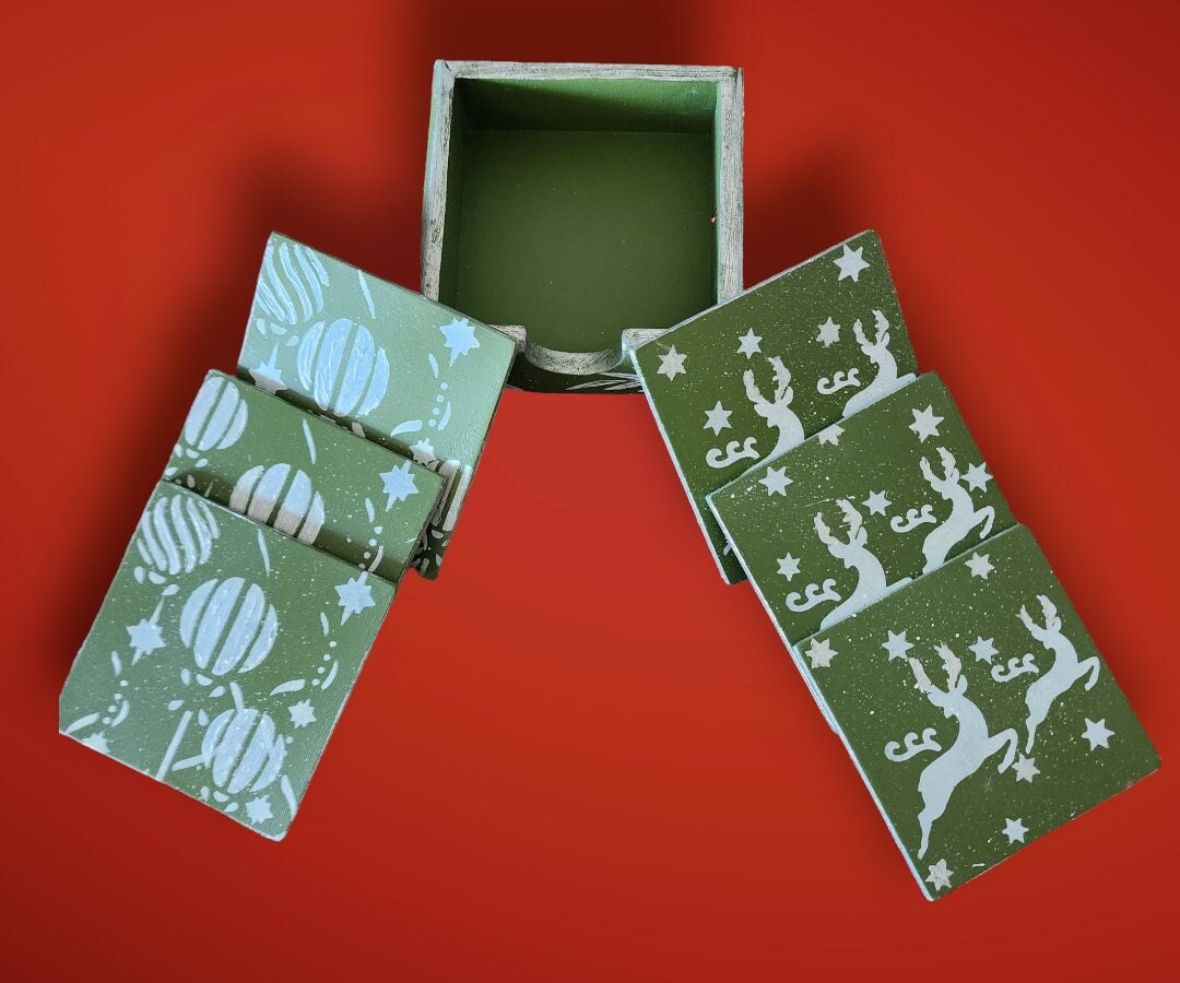 Wood-Painted Coaster Green, six pieces, Christmas Home and Table Decor, Green Wood Table Coffee And Tea Coaster