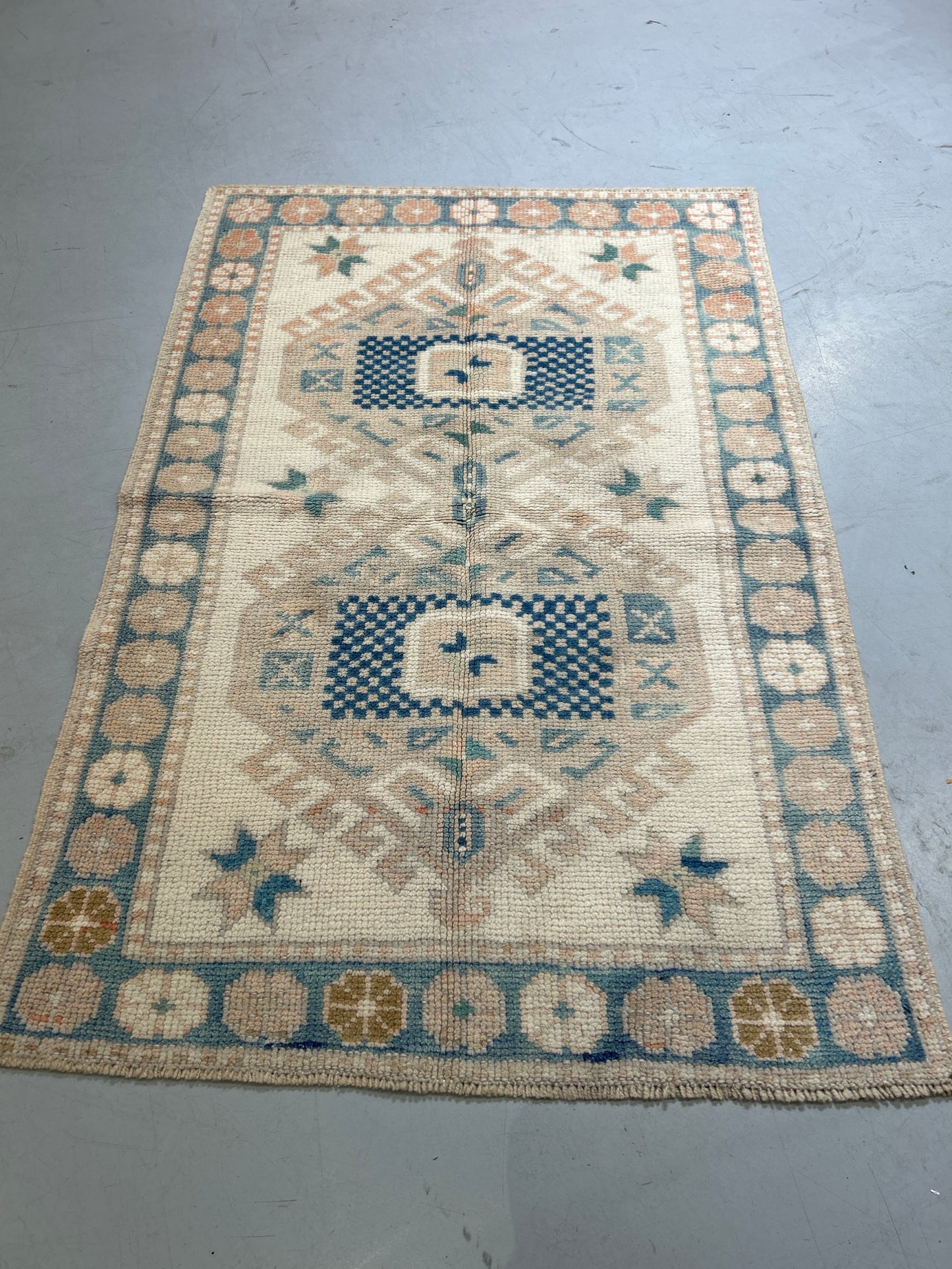 No 20- Vintage Oushak Style Handwoven Wool Rug – 2'9 x 4'1 – Soft Blue & Beige Anatolian Accent Rug