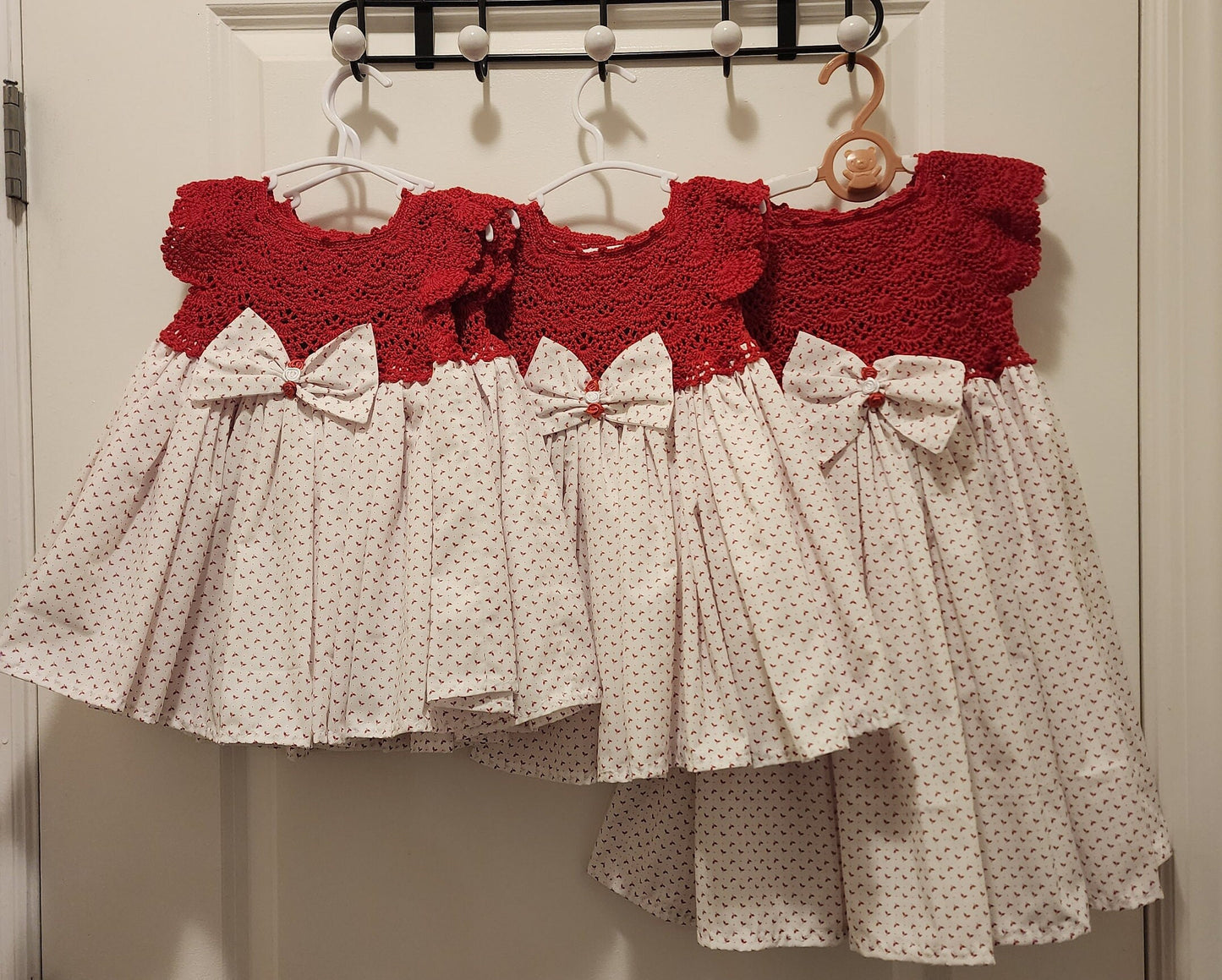 4 pcs Toddler Girls Dress Christmas Set White Polka Dot Red Knit Top and Fabric Knitting Girl Outfit ,Dress & Bag, Hair clips, and shorts