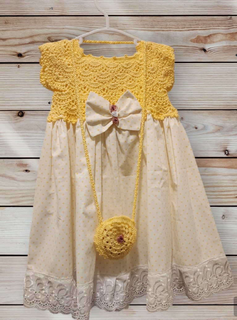 Knitting Girl Dress Outfit , 4 pcs Toddler Girls Dress Scalloped Side, Polka Dot Yellow  ,Dress & Bag, Hair clips, and shorts