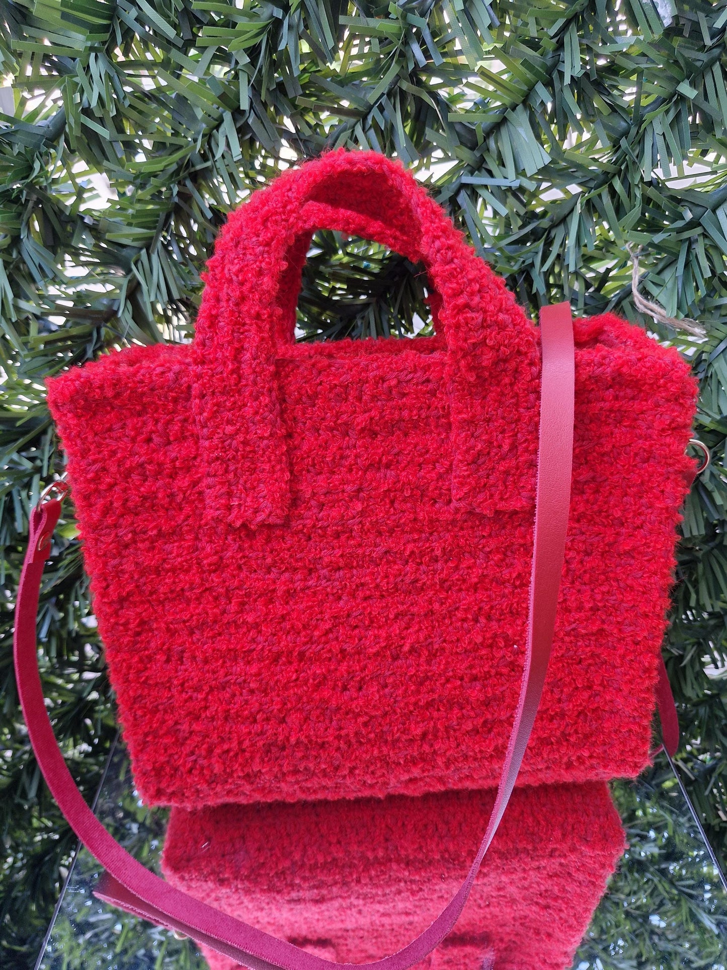 Chic and Versatile Red Handcrafted Bag with Leather Details | Elegant Winter Bags: Felt-Lined with Leather Accents | Handmade Bags