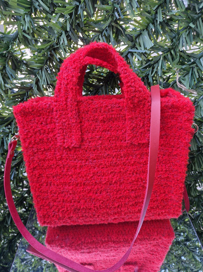 Chic and Versatile Red Handcrafted Bag with Leather Details | Elegant Winter Bags: Felt-Lined with Leather Accents | Handmade Bags