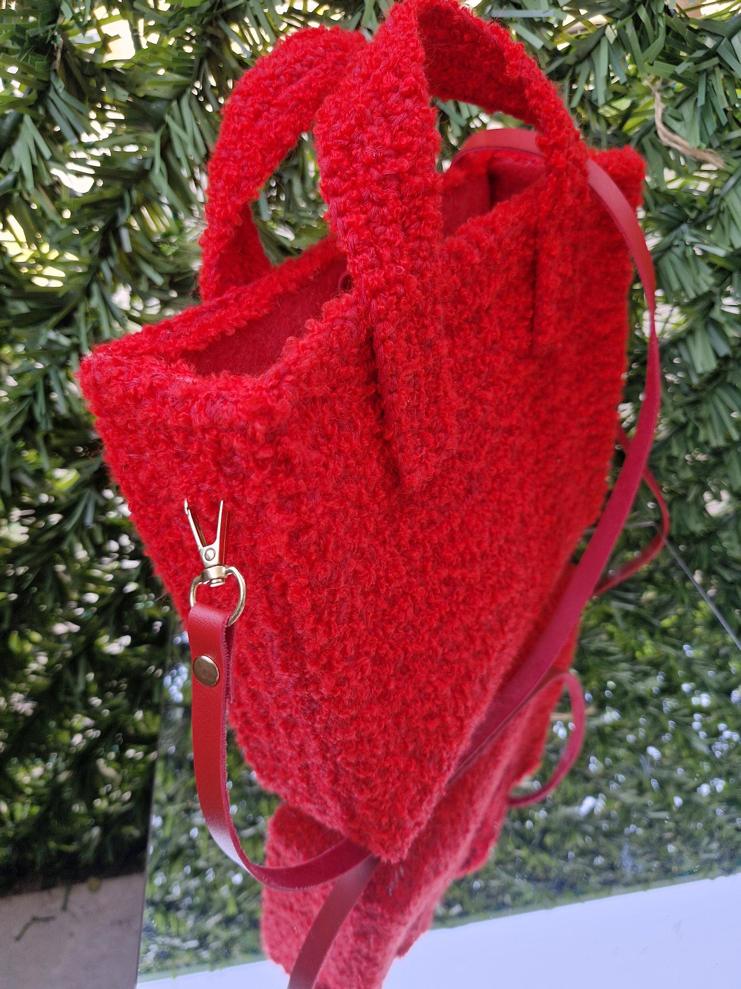Chic and Versatile Red Handcrafted Bag with Leather Details | Elegant Winter Bags: Felt-Lined with Leather Accents | Handmade Bags