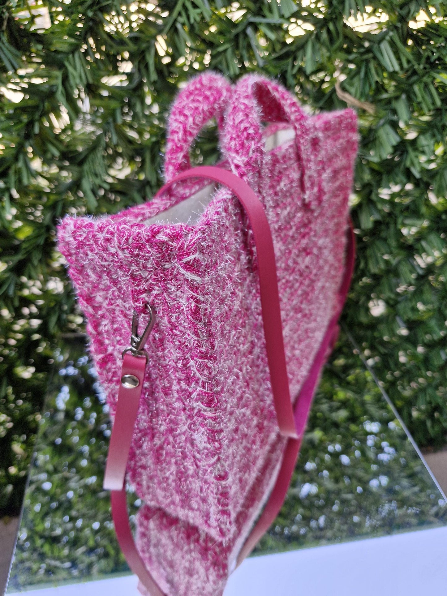 Chic and Versatile Glitter Yarn Handcrafted Bag with Leather Details | Elegant Winter Bags: Felt-Lined with Leather Accents | Handmade Bags